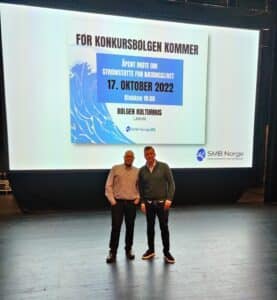 Klaus Jakobsen og daværende kommunikasjonssjef Joachim Dagenborg fra Bølgen Kulturhus i Larvik.