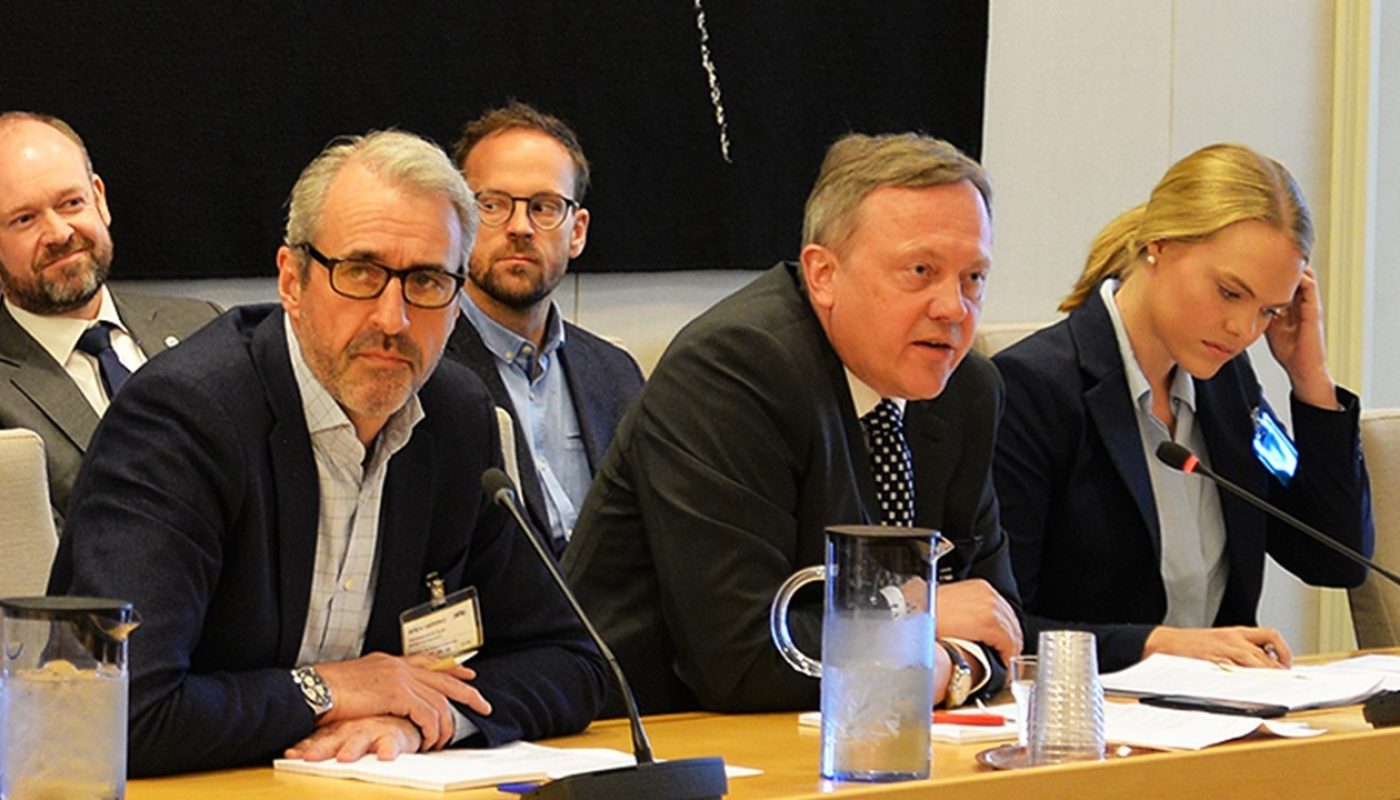 FRA RETTSALEN: Bedriftsforbundets Olaf Thommessen, advokat i Kvale Nicolay Skarning og advokatfullmektig Mari Verling, også hun fra Kvale.